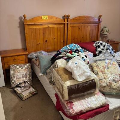 Sale Photo Thumbnail #6: Headboards and nightstands