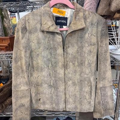 Sale Photo Thumbnail #43