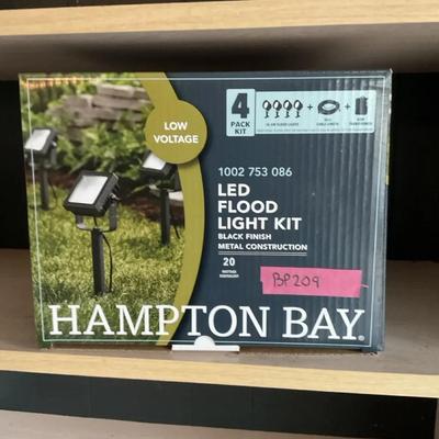 BP209 Hampton Bay LED Flood Light Kit - Lot A
