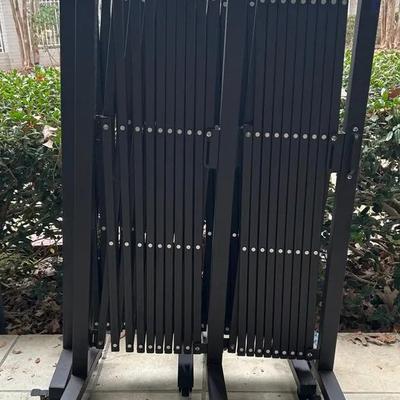 BP320 Portable Expandable Metal Barricades 