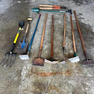 Lot Of Garden Rakes, Shovels / Spades And Edgers 27 Pieces 