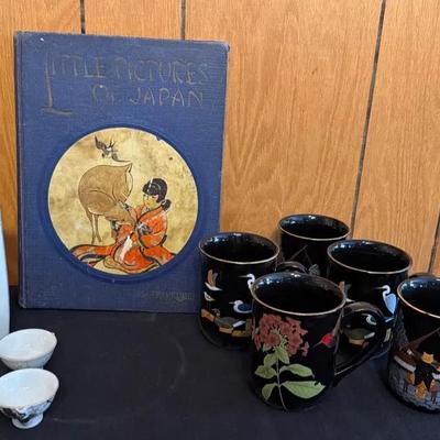 1925 Little Pictures Of Japan Book, Japanese Kutani Sake Decanter w/3 Cups, 