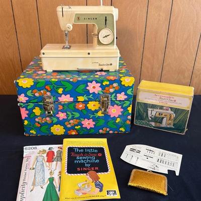 Vintage Singer "The Little Touch & Sew" Toy Sewing Machine 