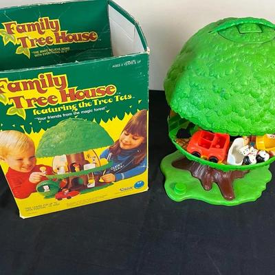 Vintage Kenner Family Tree House Playset