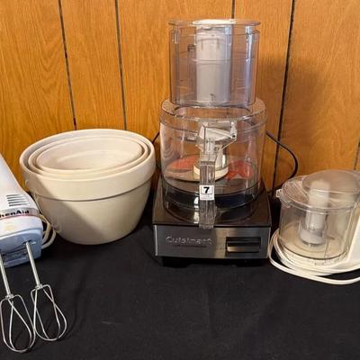 Cuisinart Food Processor, Black & Decker Chopper, 3 Ceramic Mixing Bowls, Kitchen Aid Hand Mixer