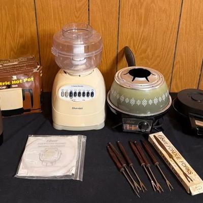 Lot of 4 Vintage Kitchen Appliances 