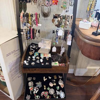 Sale Photo Thumbnail #128