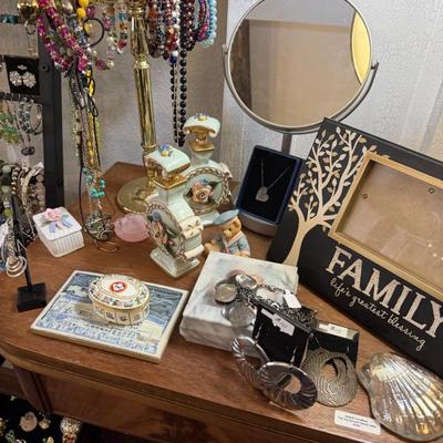 Sale Photo Thumbnail #125