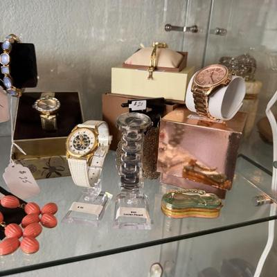 Sale Photo Thumbnail #112