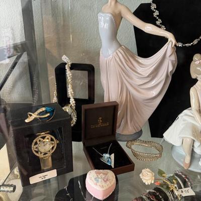 Sale Photo Thumbnail #106