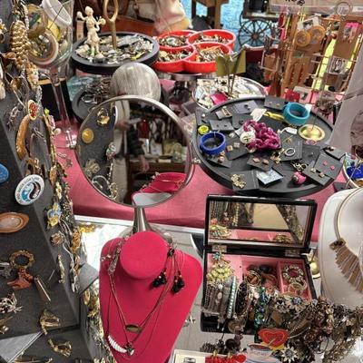 Sale Photo Thumbnail #34