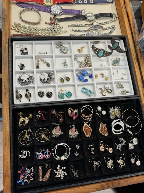 Sale Photo Thumbnail #2