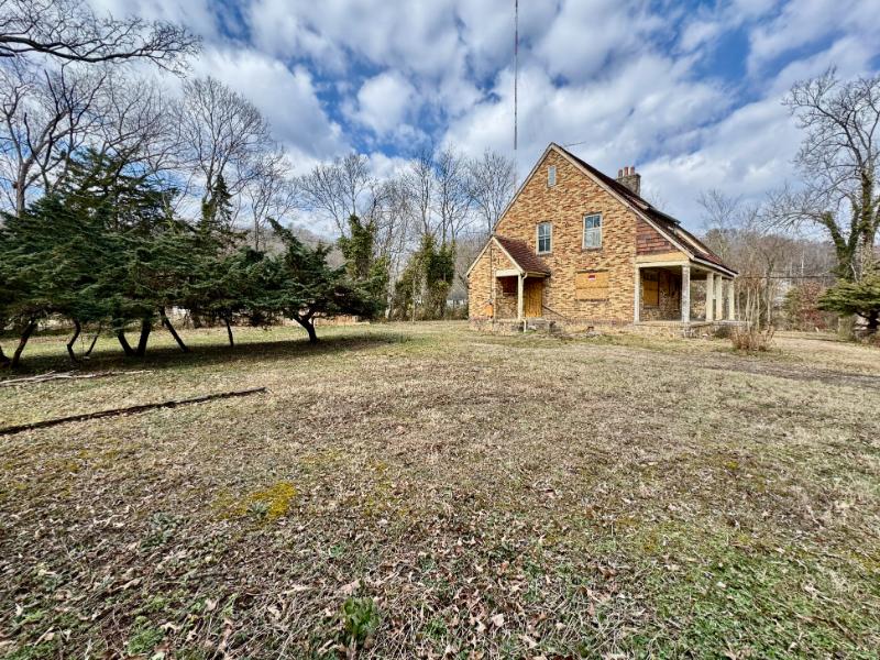 Sale Photo Thumbnail #12