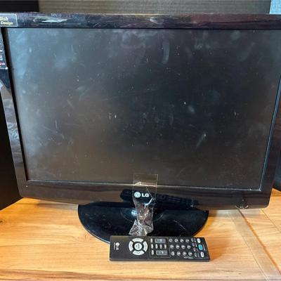 LG 22” HDTV - Model 22LG30-UA - Comes With Cord & Remote - Works!