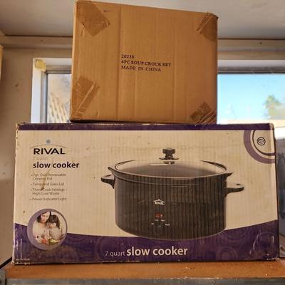 NEW Rival 7 Quart Slow Cooker, Black Ceramic Removable Pot & NEW 4 Pc Soup Crock Set