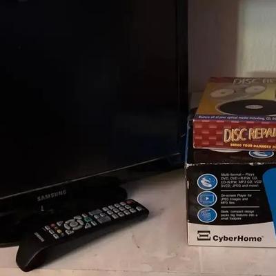 NEW Samsung 19” LED HD TV Television & Cyber Home DVD Player + Disc Repair Kit
