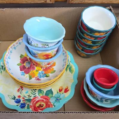 The Pioneer Woman - Sweet Romance Blossom Dinnerware - Scallop Edge, Floral, Ceramic & Melamine