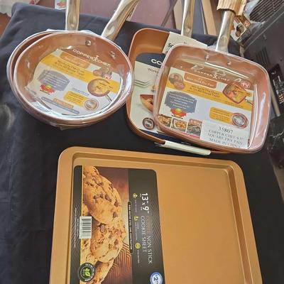 8 Piece Cookware - 2 Copper Chef Skillets, 2 8" Round Pans & 4 Cookie Sheets - Gold