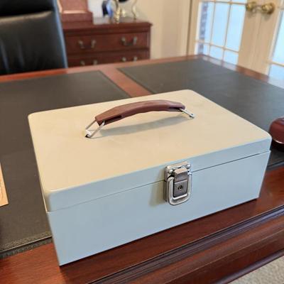 Sale Photo Thumbnail #240