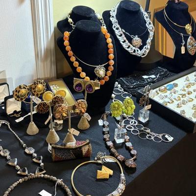 Sale Photo Thumbnail #70