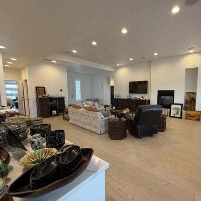 Sale Photo Thumbnail #4