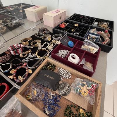 Sale Photo Thumbnail #141