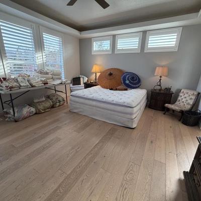 Sale Photo Thumbnail #104