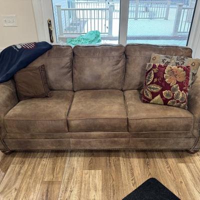 Sale Photo Thumbnail #84: Sleeper Sofa