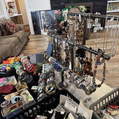 Sale Photo Thumbnail #79