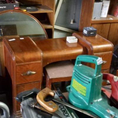 Sale Photo Thumbnail #24: Vintage vanity