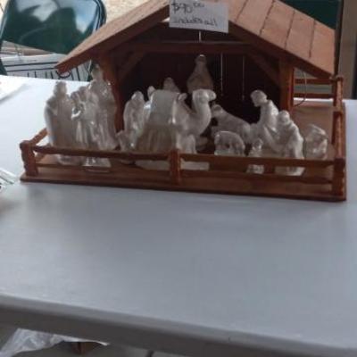 Sale Photo Thumbnail #25: Vintage nativity set