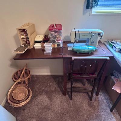 Sale Photo Thumbnail #80: D sewing machine and craft supplies