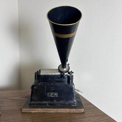 Sale Photo Thumbnail #10: A cylindarphonograph