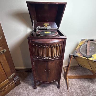Sale Photo Thumbnail #3: A antique sonora phonograph