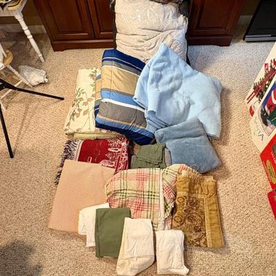 Z assorted bedding and bath materials