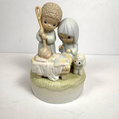 F jonathan david precious moments musical nativity scene figurine