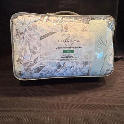 Z charisma reversible king size down alternative blanket