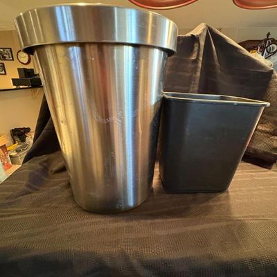 Z silver and black trash cans