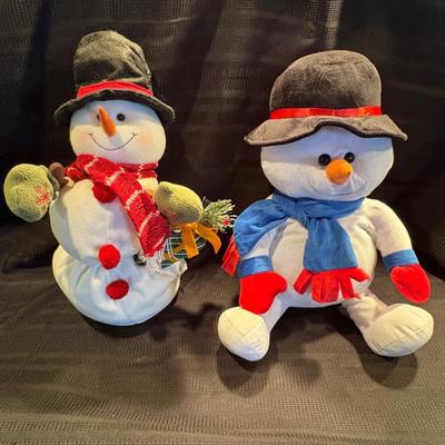 H two decorative plush snowmen