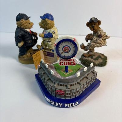 C chicago cubs clock
