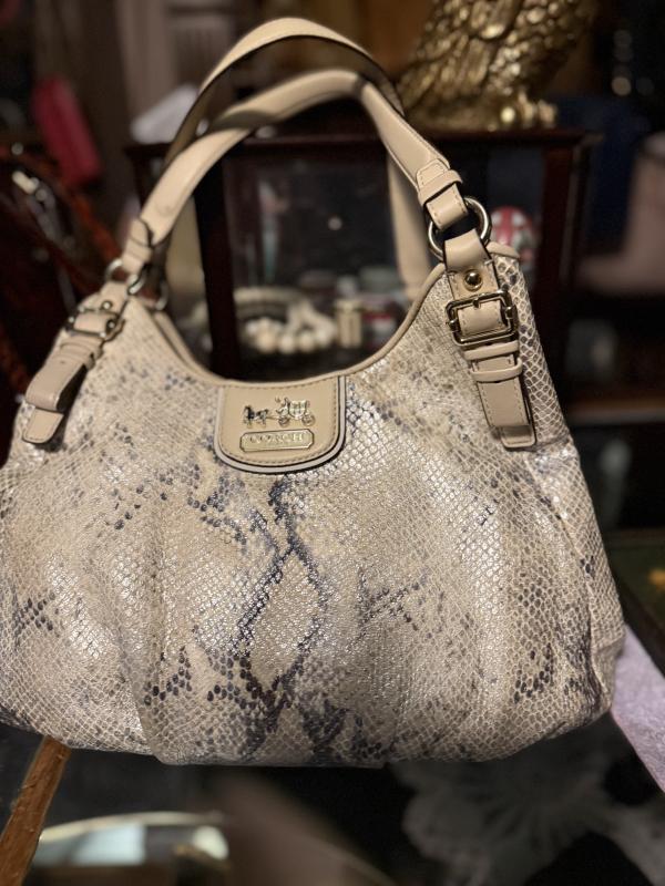 Sale Photo Thumbnail #233