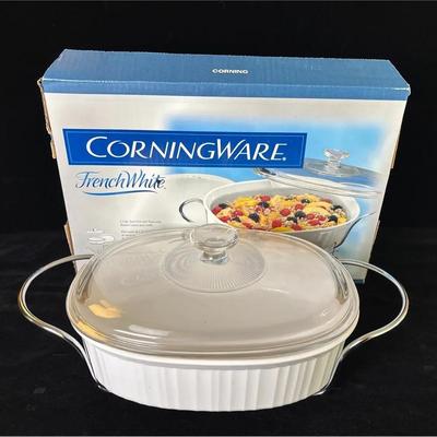 CorningWare French White 2.5 Qt Oval Casserole With Lid and Metal Cradle 