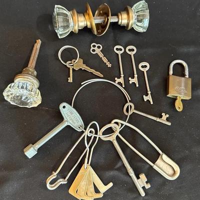 Vintage Glass Doorknobs * Keys * Lock * 