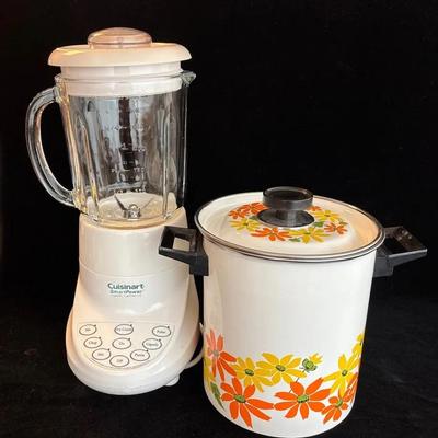 Vintage Ekco Country Garden Stockpot/Steamer Probably 4 Qt * Cuisinart 7 Speed Blender 
