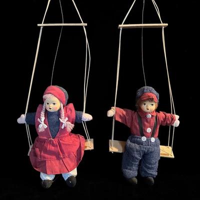 2 TSV 1998 Holzelfingen Boy and Girl Marionette’s 