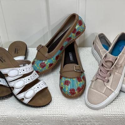 Size 7.5 & 8 Women’s Shoes * Clark’s * Blowfish * Khombu