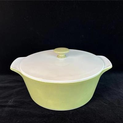 Vintage Green / White 4 Qt Lidded CORNING WARE Casserole Dish * P-704