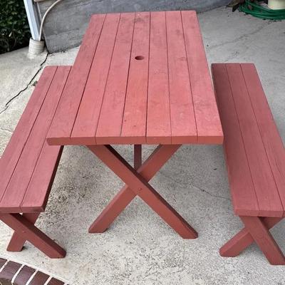 Wooden Picnic Table With Hole For Umbrella * 2 Wooden Benches *