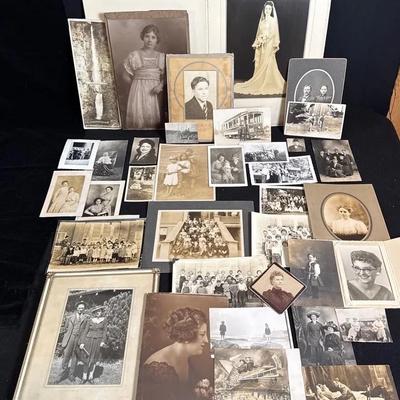 35+ Vintage Black And White Photos * 1910 - 1945