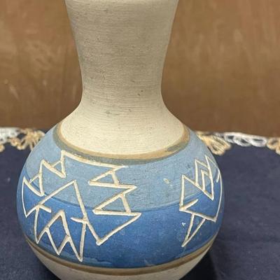Sale Photo Thumbnail #97: NATIVE AMERICAN POTTERY - SIOUX - SIGNED